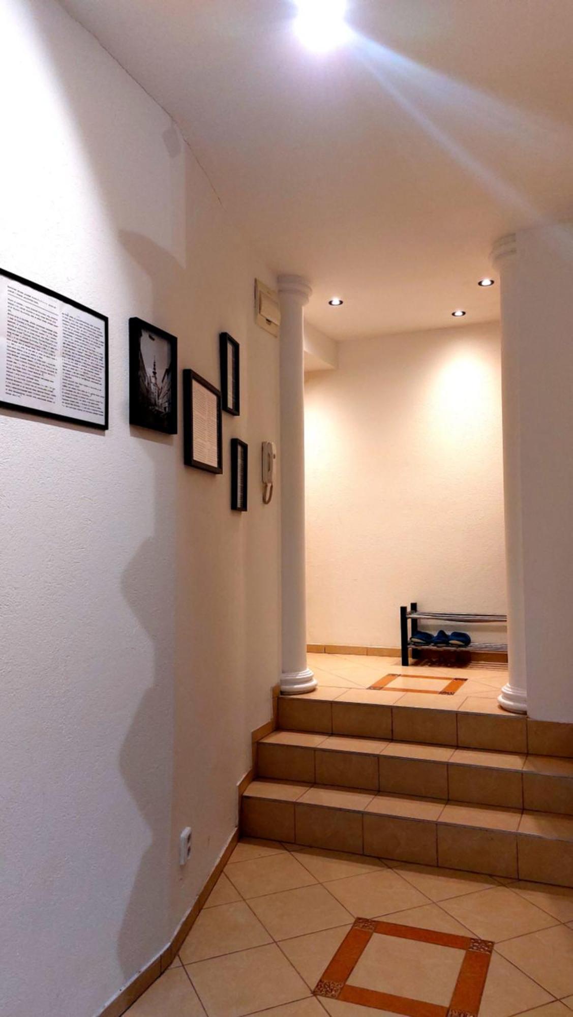 Michael'S Gate Large Apartment In A 15Th-Century Building, Old Town Bratislava Eksteriør bilde
