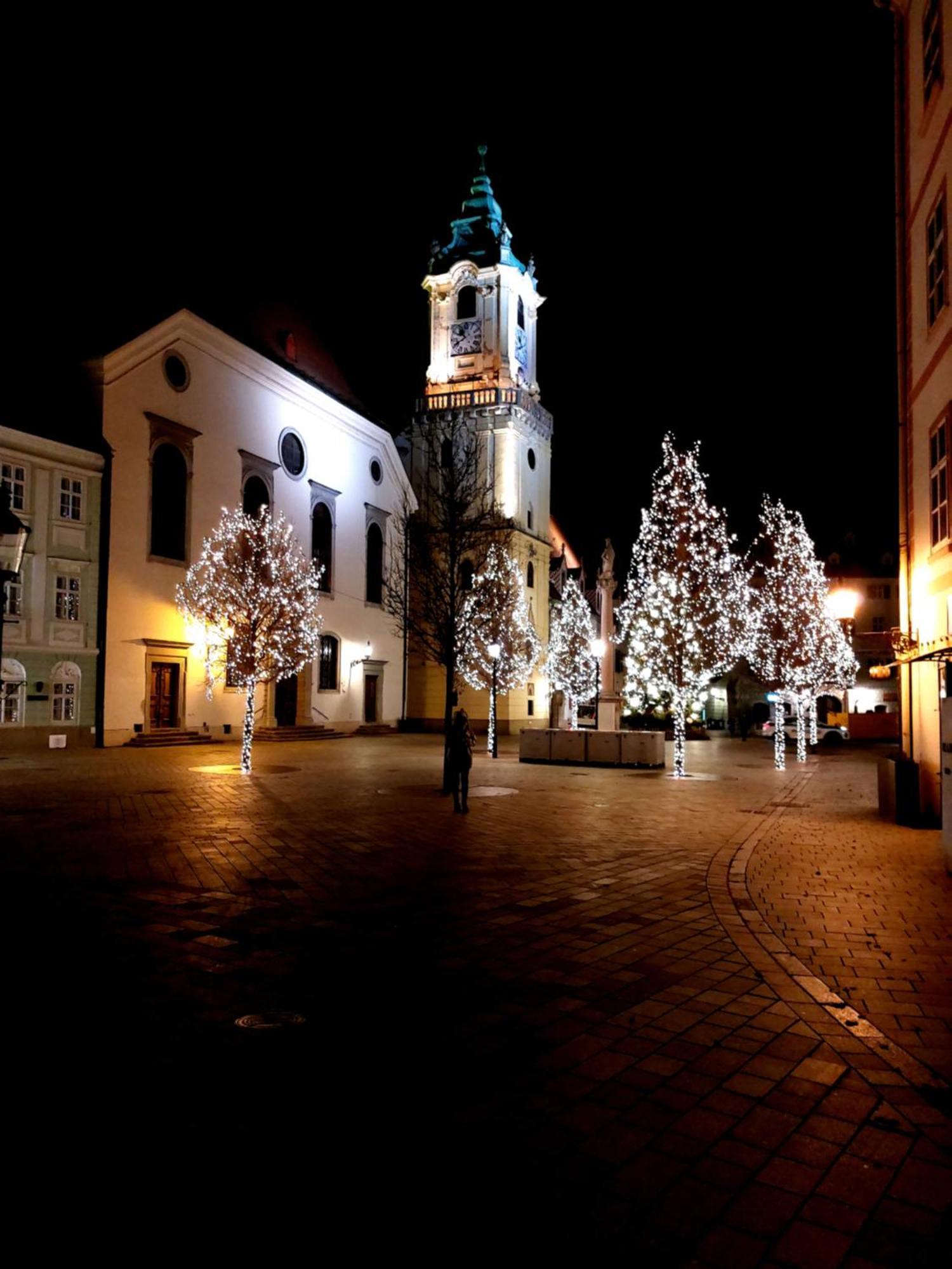 Michael'S Gate Large Apartment In A 15Th-Century Building, Old Town Bratislava Eksteriør bilde